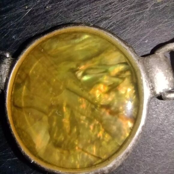 Beautiful Silver-Tone & Large Choker Necklace With MOP in Resin Look 15"+2" - Picture 3 of 8